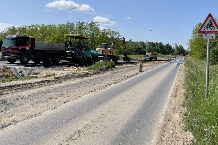 Közlekedési államtitkár: közel 32 milliárd forintot fordítottak a hazai közúthálózat megújítására