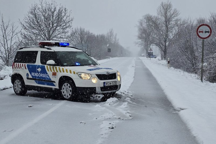 Hárman haltak meg egy balesetben Bakonysárkánynál