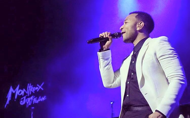 John Legend a közösségi médián keresztül koncertezik